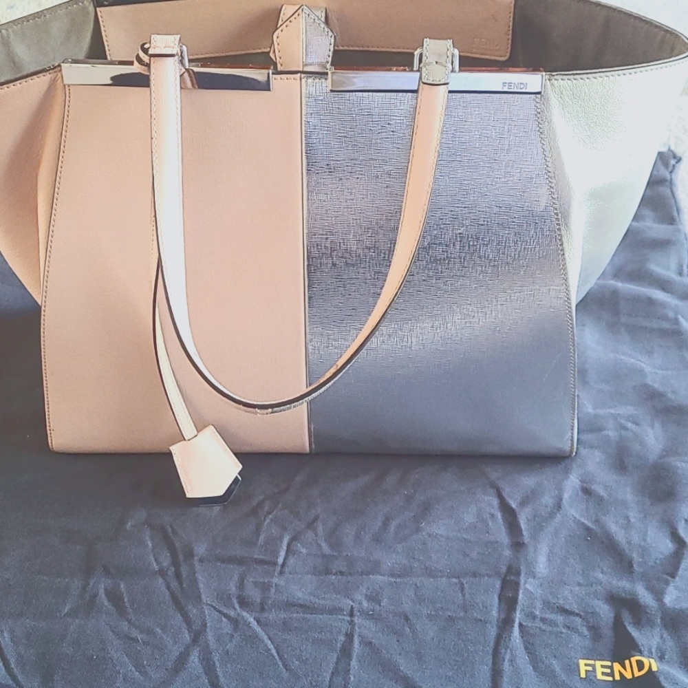 Fendi 3jours limited edition pink and silver!